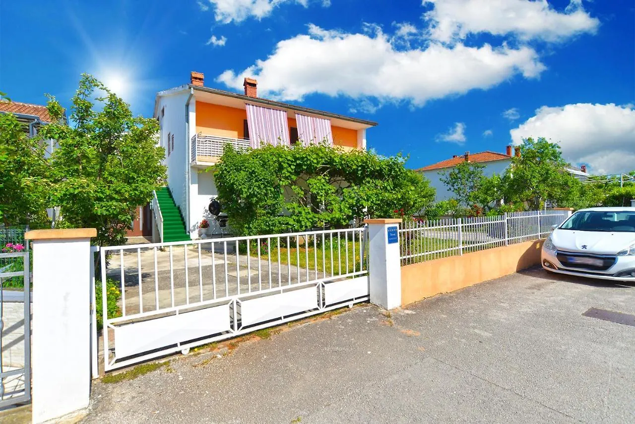 Apartments Mala Vala 925 - Adapted Croatia